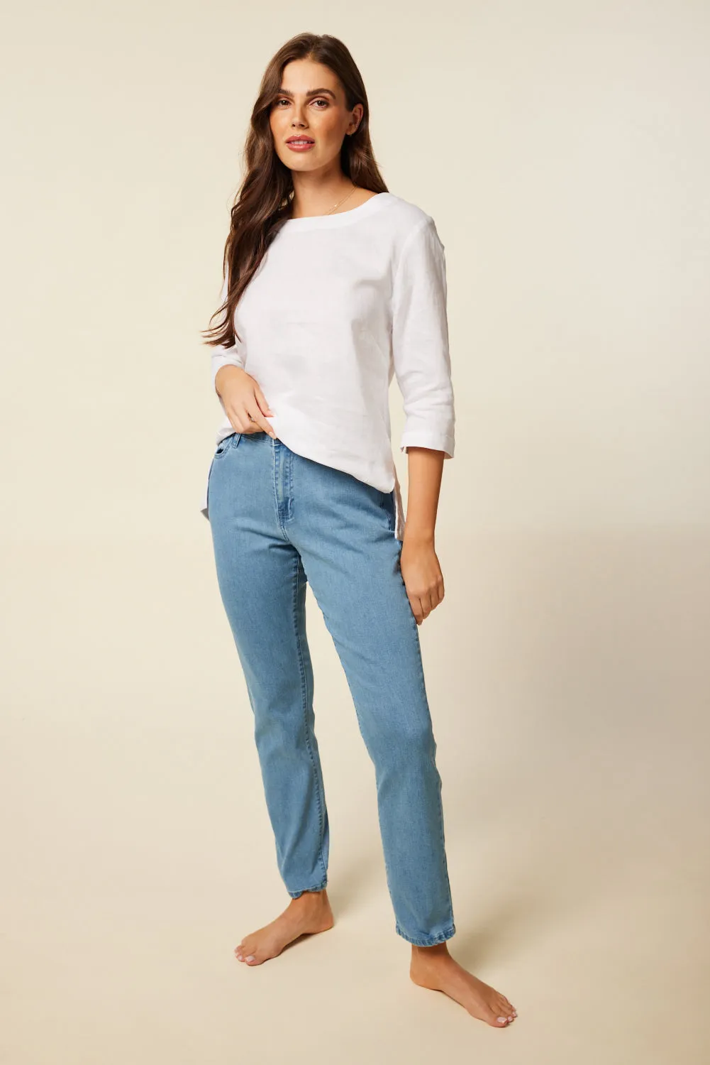 Adrift Denim Fitted Jeans in Light Wash