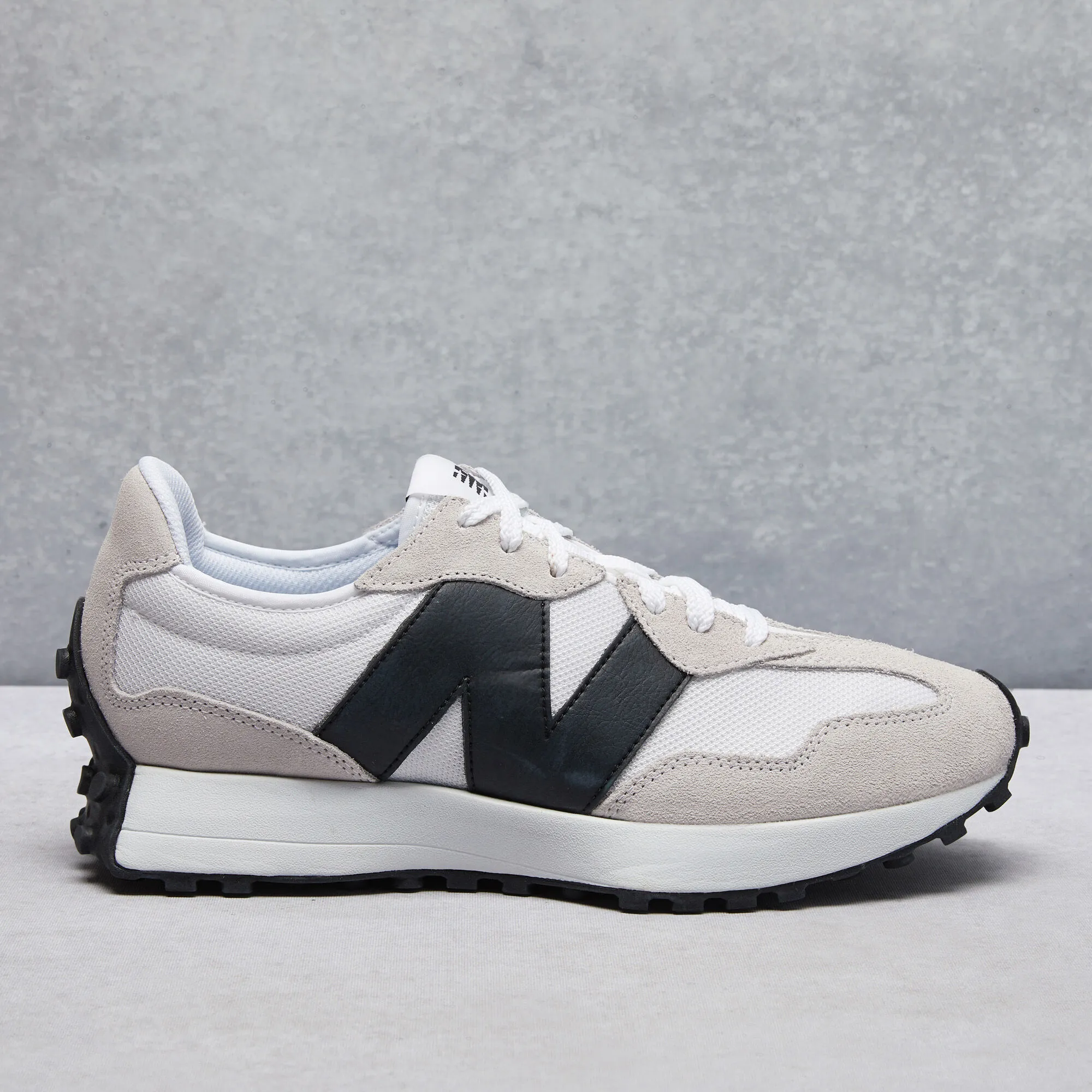 New Balance 327 Shoes