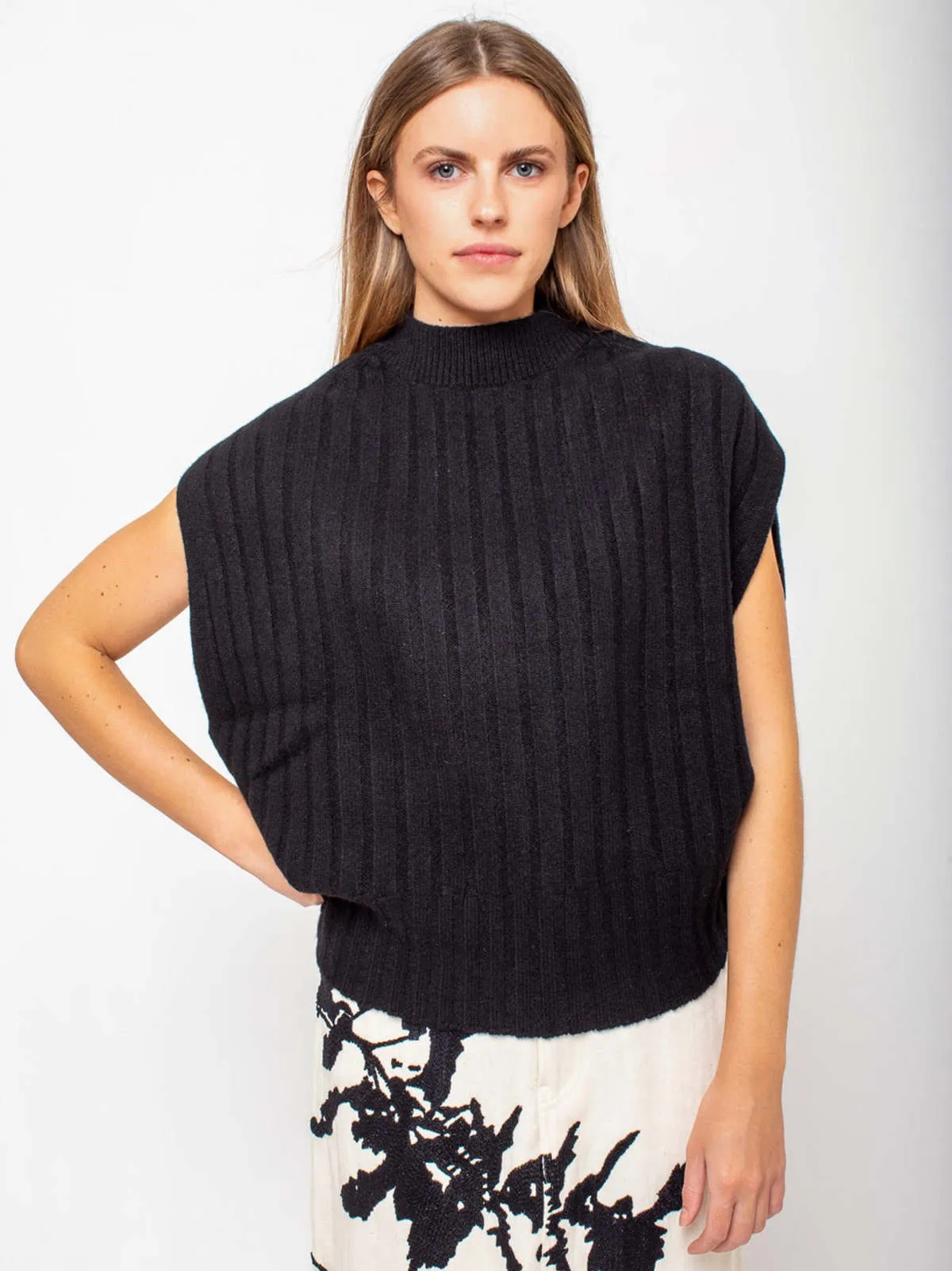 Sleeveless Ribbed Sweater - Jet Black